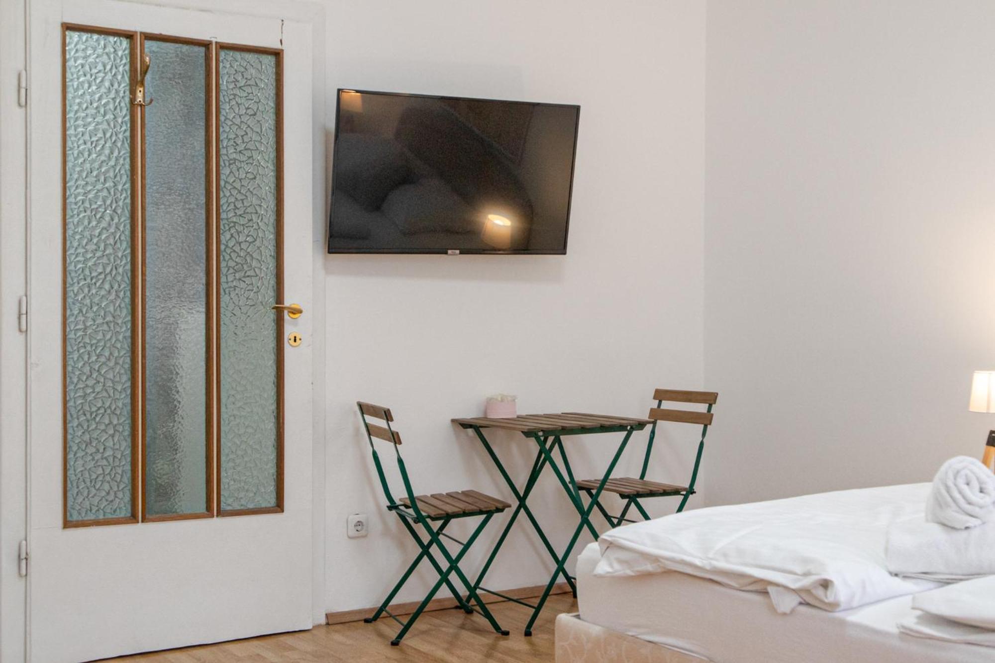 Budget City Stay - Near Wiener Stadthalle Ideal For Longstays Esterno foto