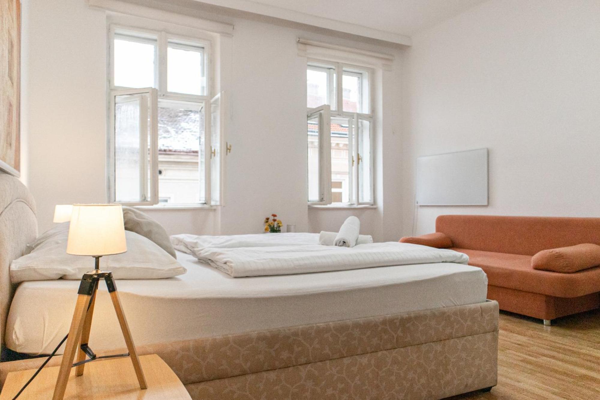 Budget City Stay - Near Wiener Stadthalle Ideal For Longstays Esterno foto